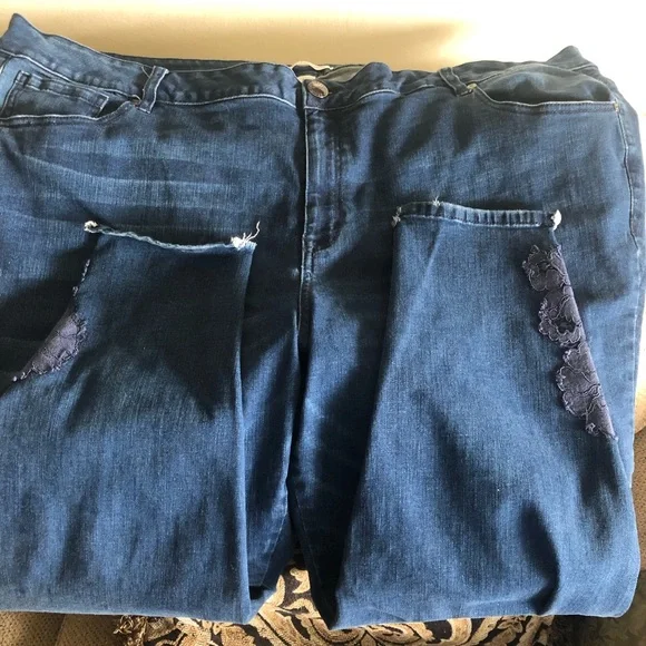 EUC SZ 28 Jeans by Lane Bryant - Picture 2 of 4